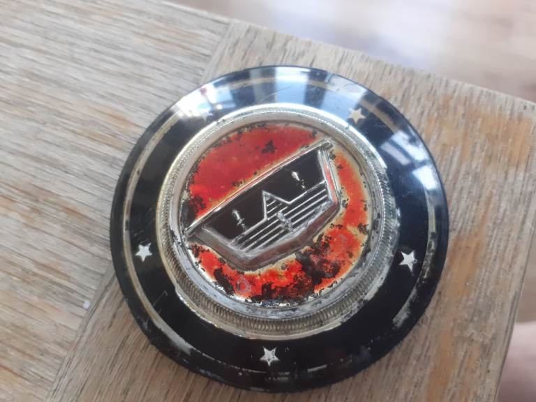 Ford Consul zephyr mk2 grill badge Centre 