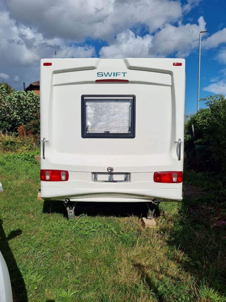 3 berth swift caravan 2004