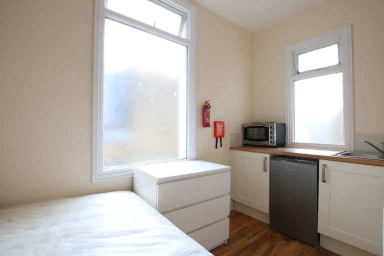 Studio To Rent In Posh Area, Goldney Road, W9 2AX