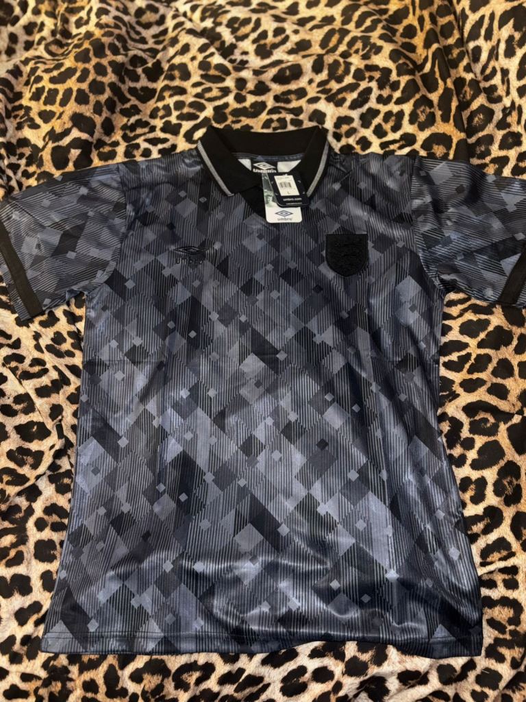 England blackout Retro XL & Large 
