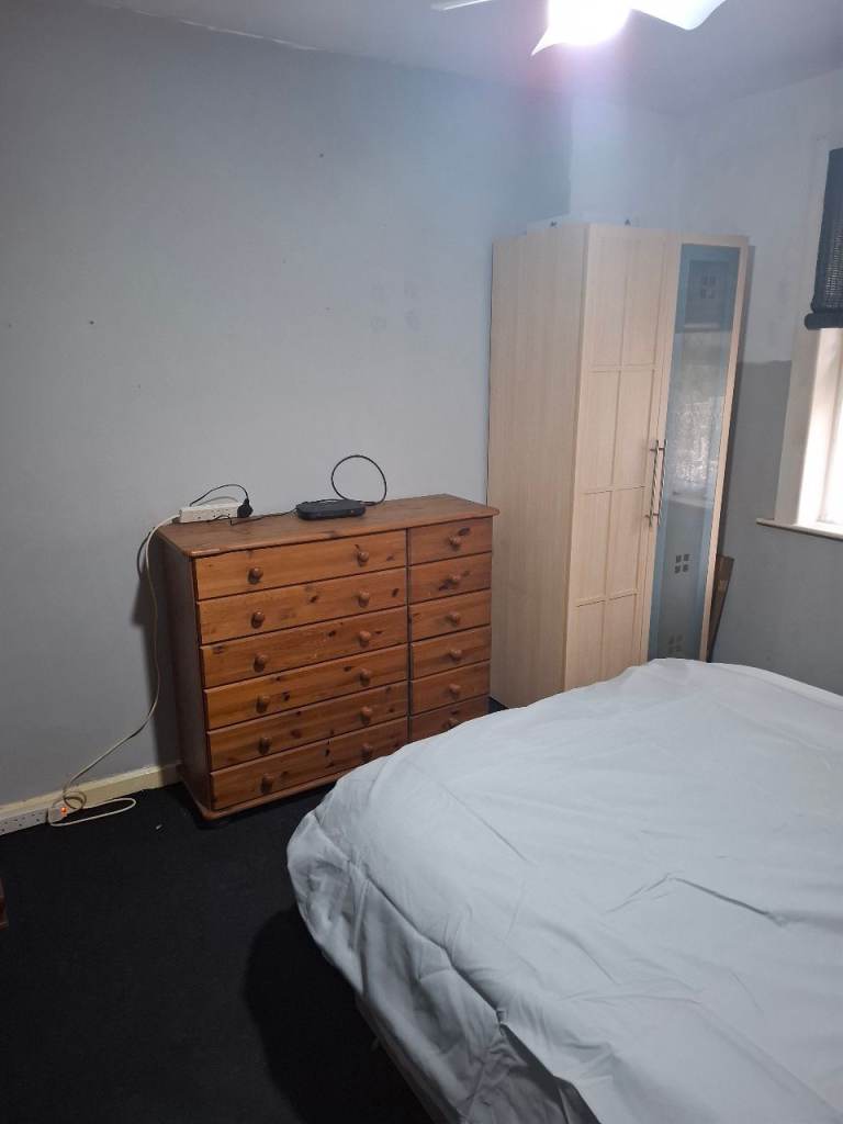 Large double room so17 area 
