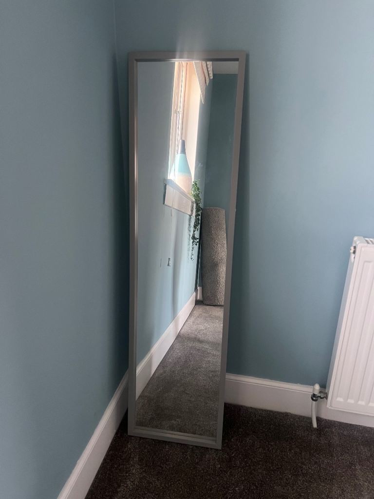 Grey mirror