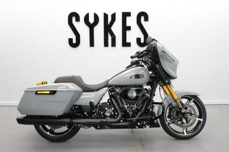 NEW 2025 Harley-Davidson FLHX Touring Street Glide in Grey Ohlins Suspension