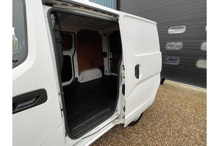 2013 Nissan NV200 1.5 dCi 89 SE Van CAR DERIVED VAN DIESEL Manual