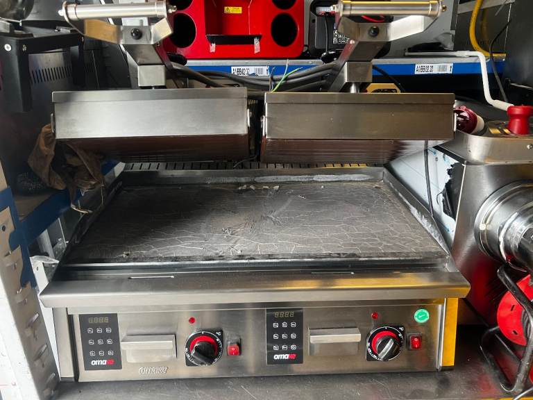 NEW DOUBLE CLAMP GRILL CATERING COMMERCIAL KITCHEN CAFE RESTAURANT KITCHEN BBQ