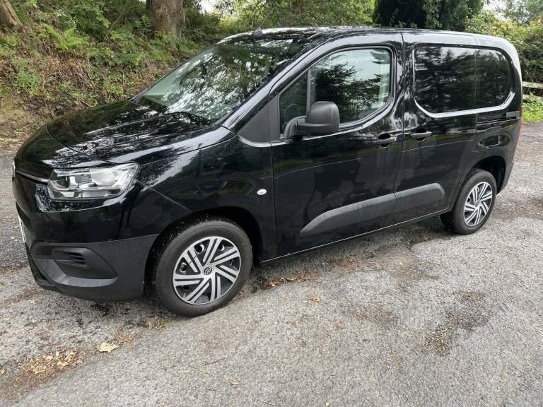 Toyota Proace City van, 1.5 Blue HDi Active, Black, EURO 6, Only 16k miles.