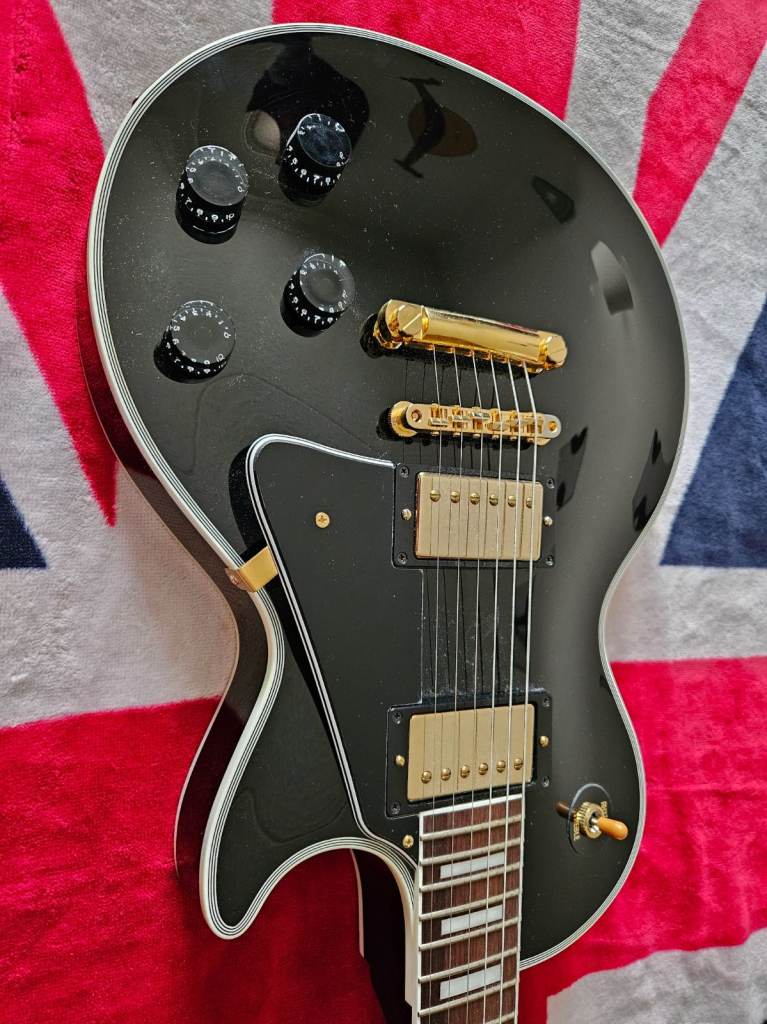 Tokai LC136 Black Beauty Custom in MINT condition.