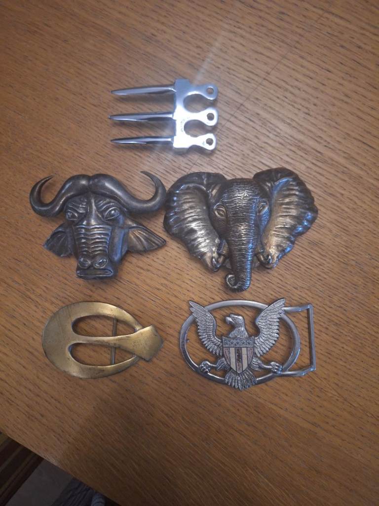 Belt buckles 