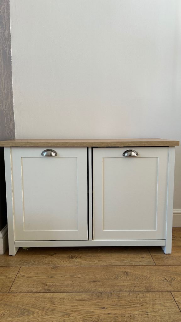 Oak veneer storage cupboard show cabinet **LIKE NEW**