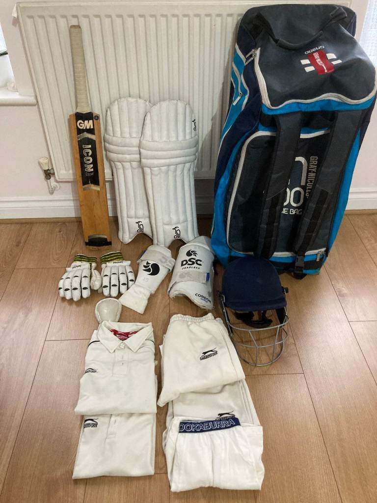 Junior Full Cricket Set–GM Icon Bat Size 5, Gloves, Pads, Helmet, Thigh pad, Whites and Wheelie Bag
