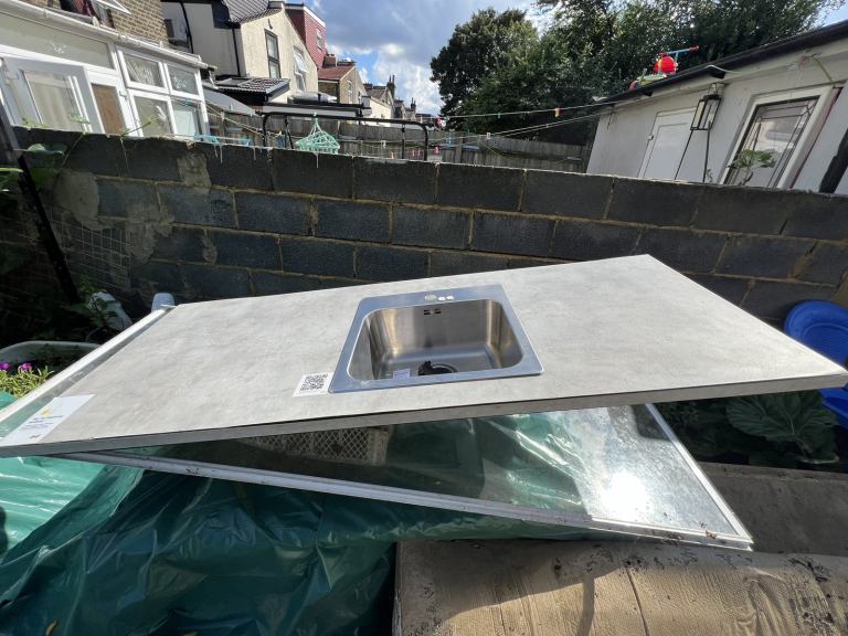 Stainless steel kitchen sink