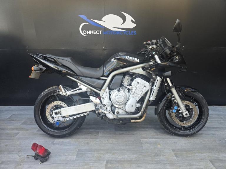 YAMAHA FZS 1000 FAZER 2002 PROJECT BIKE HPI CLEAR