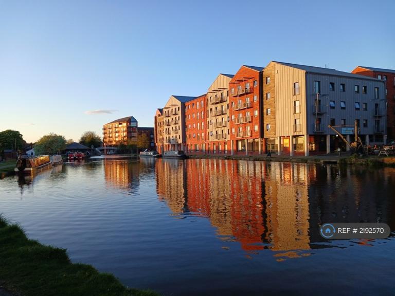 2 bedroom flat in Tower Wharf, Chester, CH1 (2 bed) (#2192570)