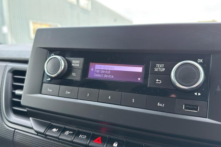  Renault Trafic 2.0 Dci Blue Sl28 Business Panel Van 5dr Diesel Manual L1 H1