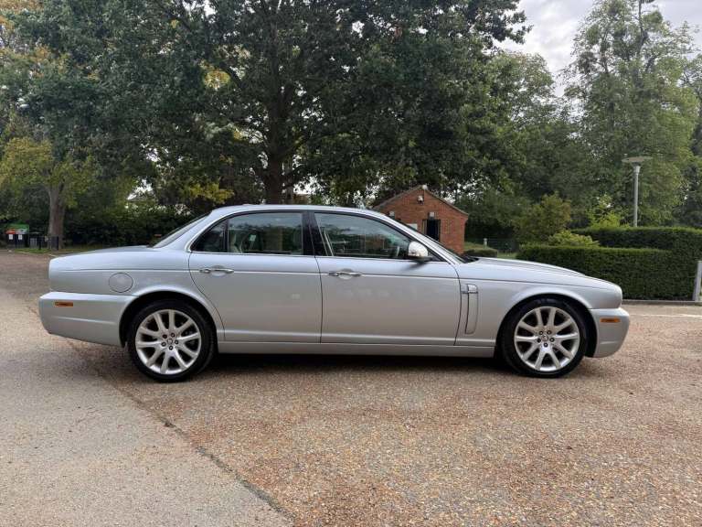 2008 Jaguar XJ XJ 2.7 TDVi Sovereign 4dr Auto SALOON DIESEL Automatic