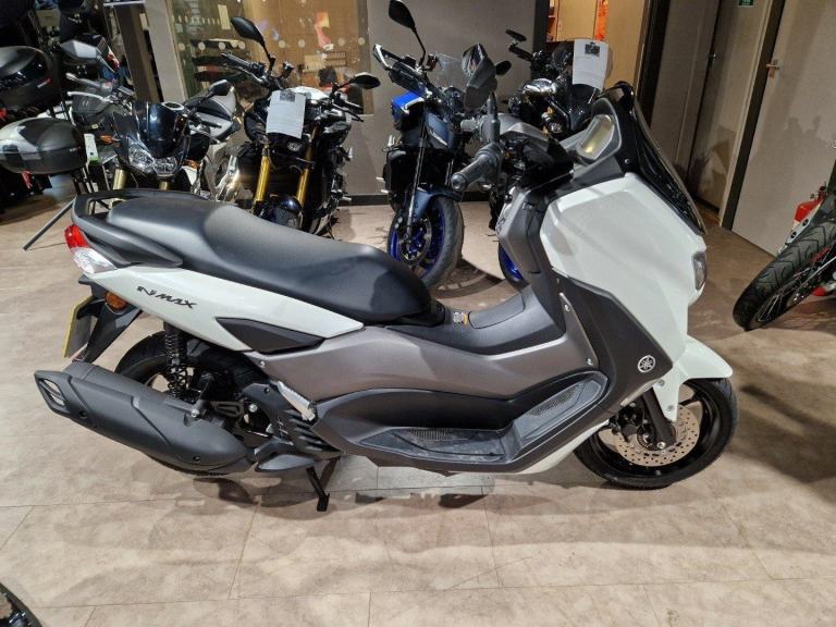 YAMAHA N-MAX 125