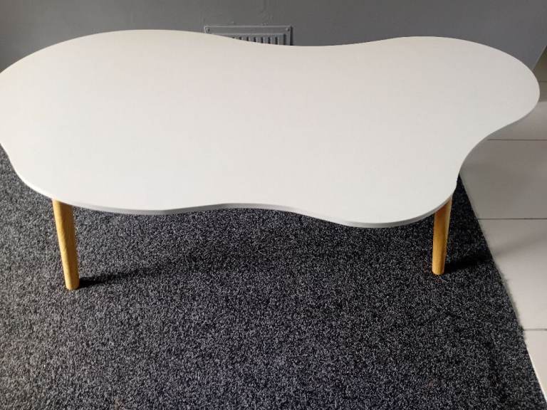 White Pebble-Shape Side Table with Wooden Legs – Good Condition