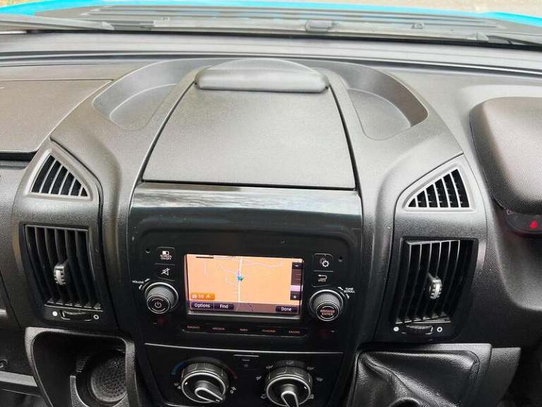 2022 Peugeot Boxer 2.2 BlueHDi 335 S Platform Cab L3 EU6 Luton DIESEL Manual