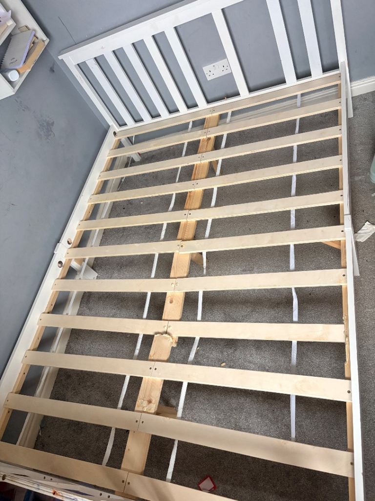 Standard double bed