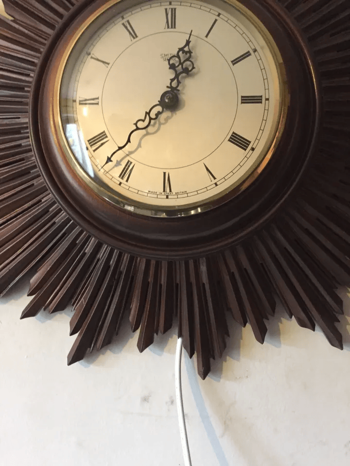 vintage mains electric  starburst wall clock 