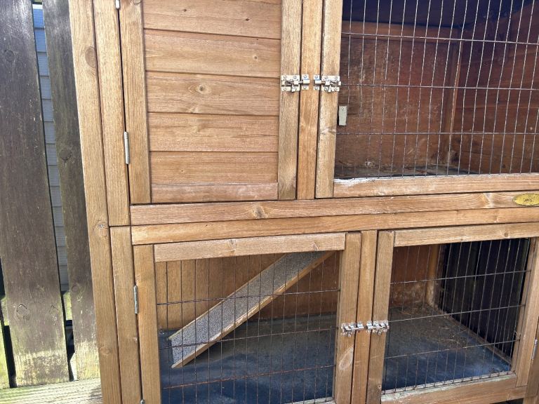 Rabbit/ ferret hutch 
