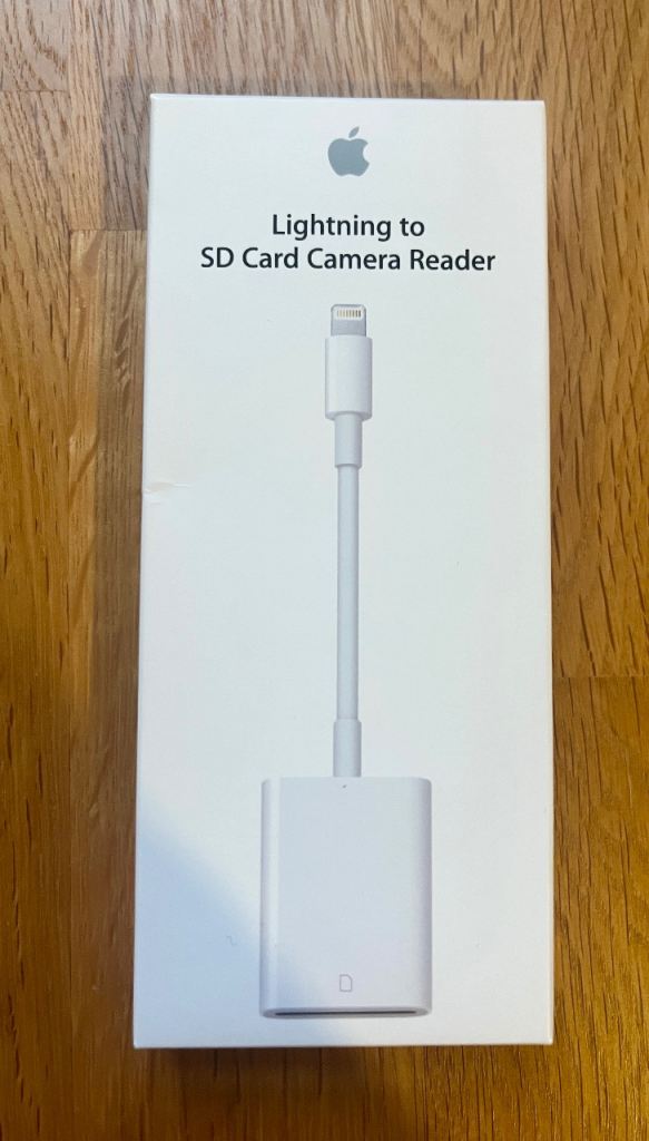Apple lightning SD card reader
