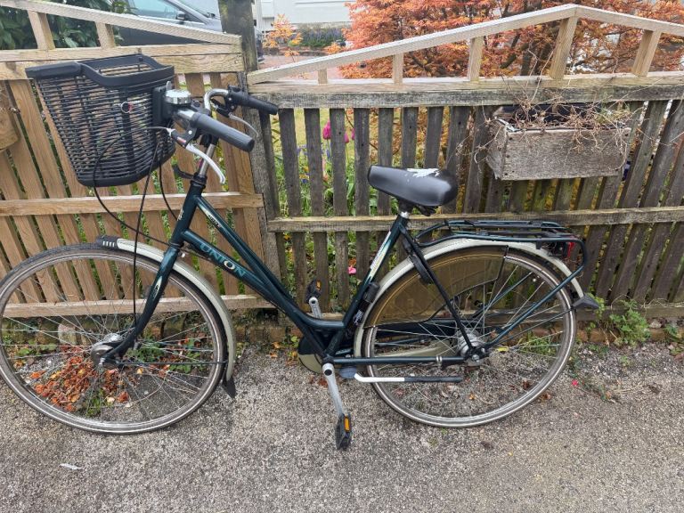 Dutch style city bike 