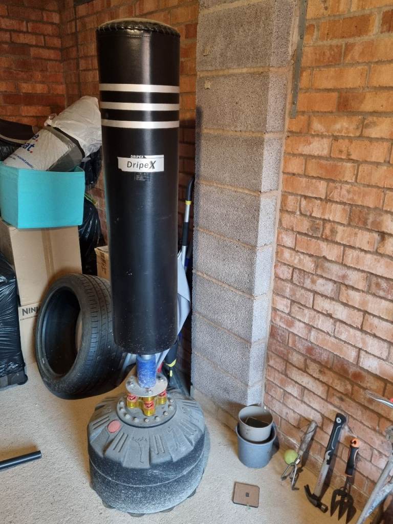 Dripex Freestanding Punch Bag / Heavy Boxing Bag – Great Condition 
