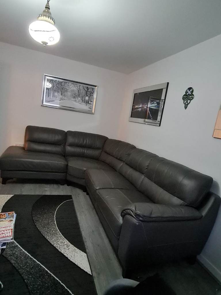Large Grey Leather Corner Sofa – Excellent  Condition