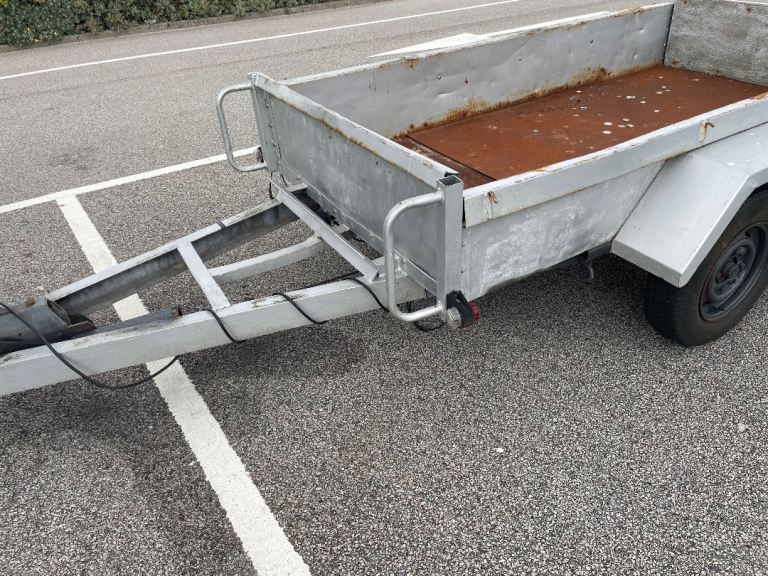 Plant trailer