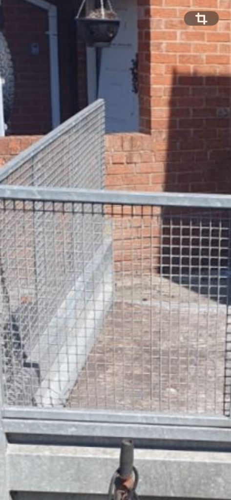 Trailer with cages / may deliver 