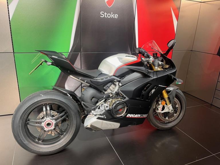 DUCATI PANIGALE V4 SP. 2021 ONLY 1700 MILES ONE OWNER WITH EXTRAS.