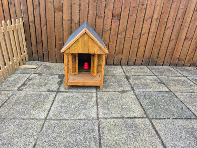 Dog house custom built great quality
