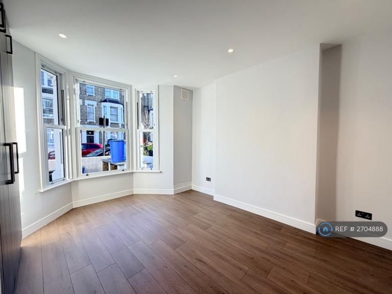 2 bedroom flat in Portnall Road, London, W9 (2 bed) (#2704888)