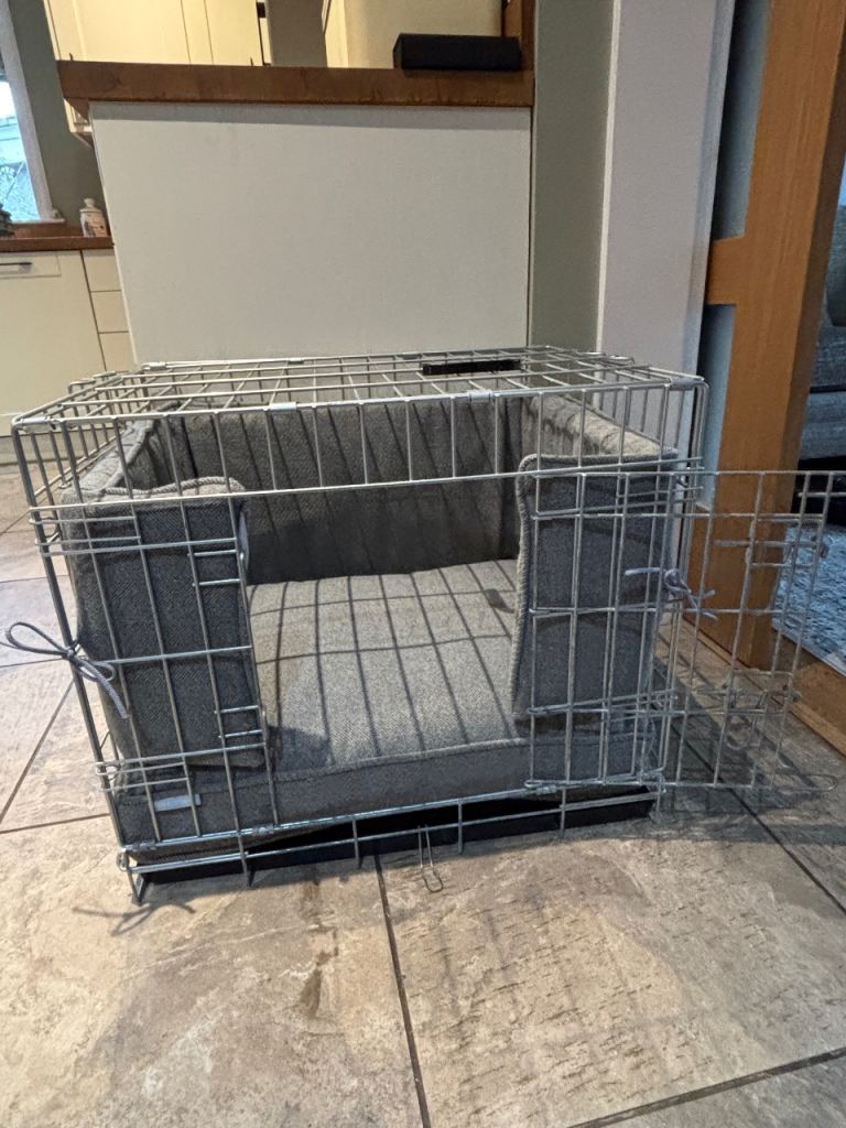 Lords and Labourers crate bed 