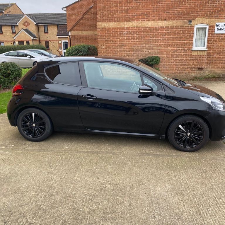Peugeot, 208, Hatchback, 2017, Manual, 1199 (cc), 3 doors