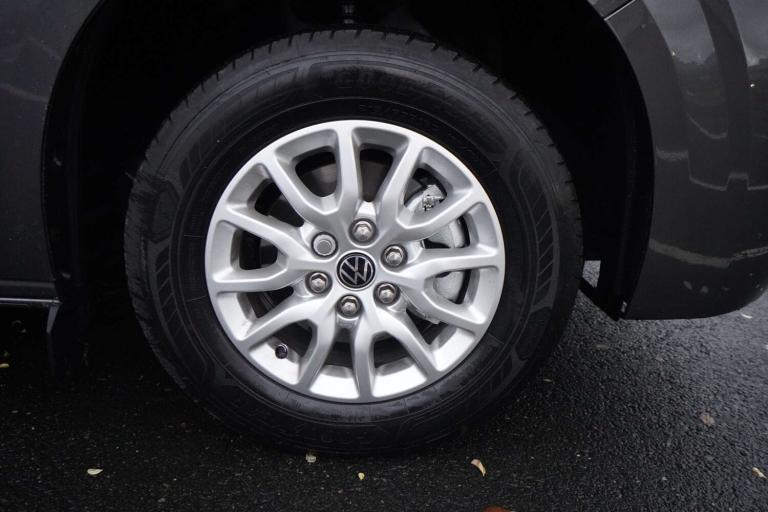 2025 Volkswagen Transporter 2.0 Transporter T28 Commerce Pro TDI + Delivery Miles + VW 5 Plus Pan...