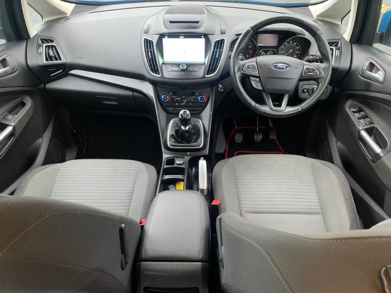 FORD GRAND C-MAX  2017  7 SEATER  NEW BELTS NEW SERVICE NEW  MOT WARRANTY GIVEN