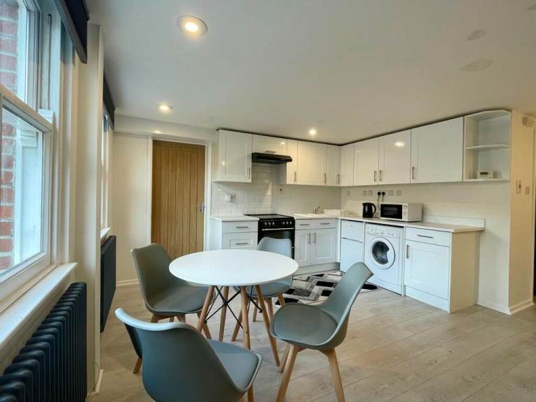 **Available Now**  1 Bed GFF Flat, Stoke, Fully Furnished, Quiet, At Door Parking, Utilities Inc.