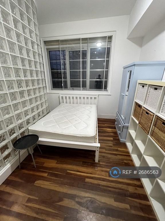 2 bedroom flat in Sunlight Square, London, E2 (2 bed) (#2686563)