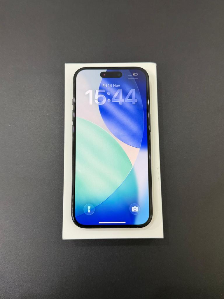 Apple iPhone 15 128GB Black (Unlocked) Excellent Condition Fully Boxed