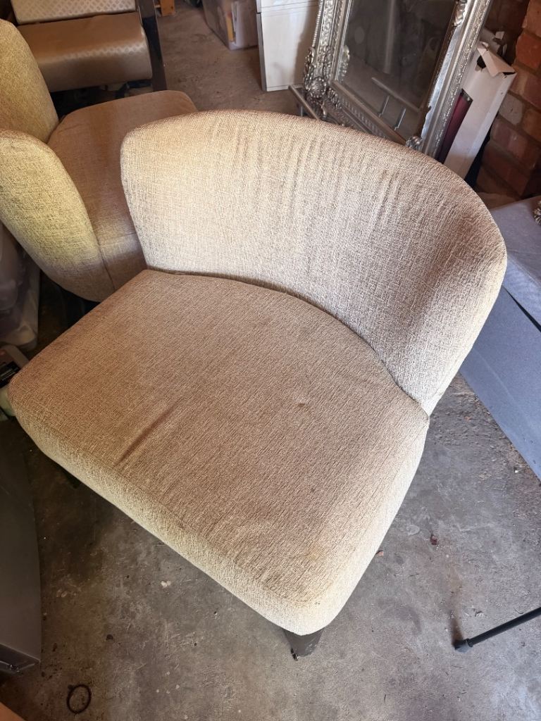 2x large Beige Tub Chairs good Condition