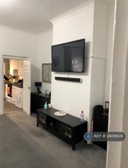 1 bedroom flat in Howdon Road, North Shields, NE29 (1 bed) (#2906639)