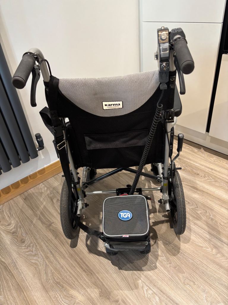 Wheelchair with power pack