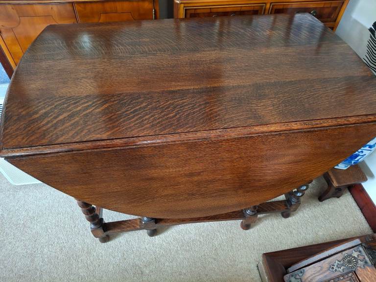  Beautiful French Polished Oak Drop Leaf table and 4 upholstered chairs