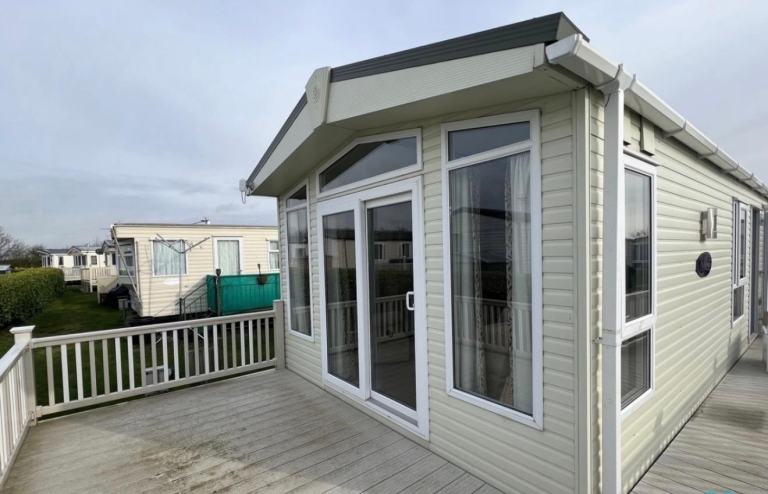 Static caravan Pemberton Abingdon for sale on Riverview Holiday Park LN4 4PZ. 