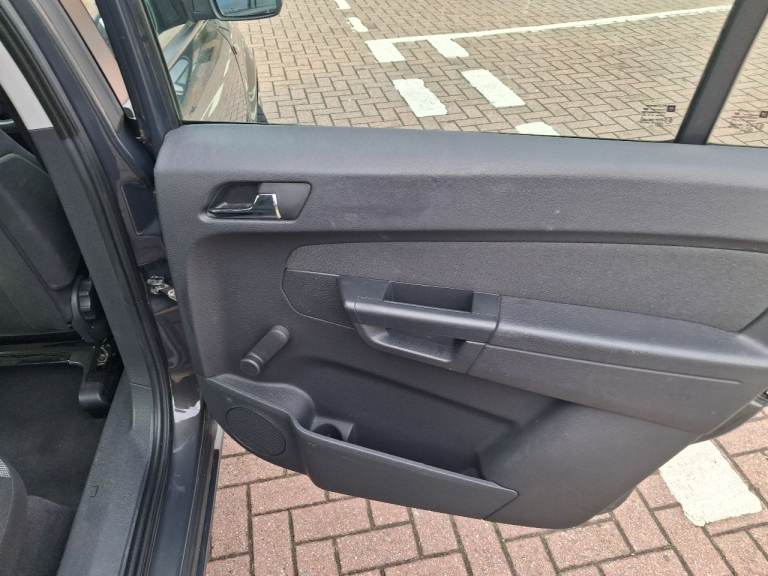 Vauxhall ZAFIRA 2013Manual 1.6