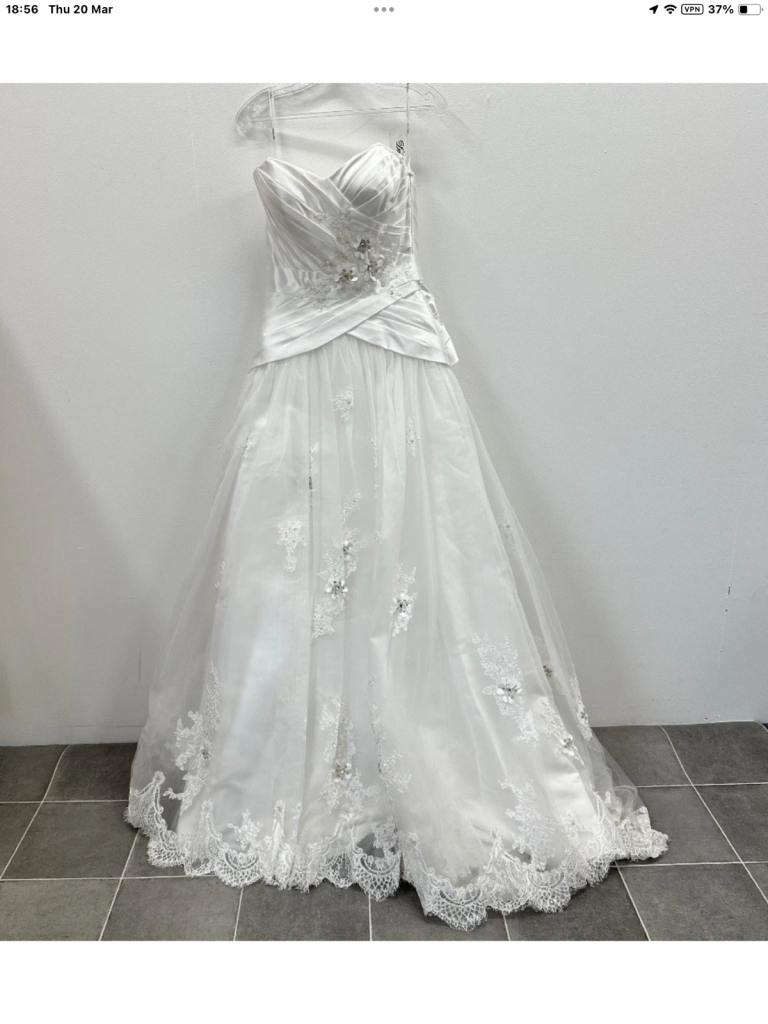 image for Da- Vinci wedding dress size 8/10 sample dress
