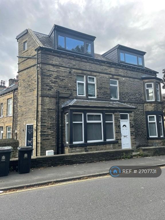 2 bedroom flat in Squire Lane, Bradford, BD8 (2 bed) (#2707731)