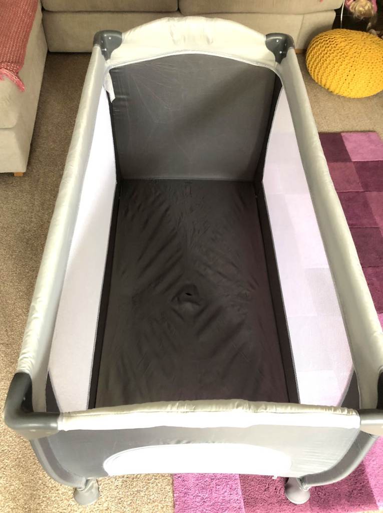 Hauck Travel Cot